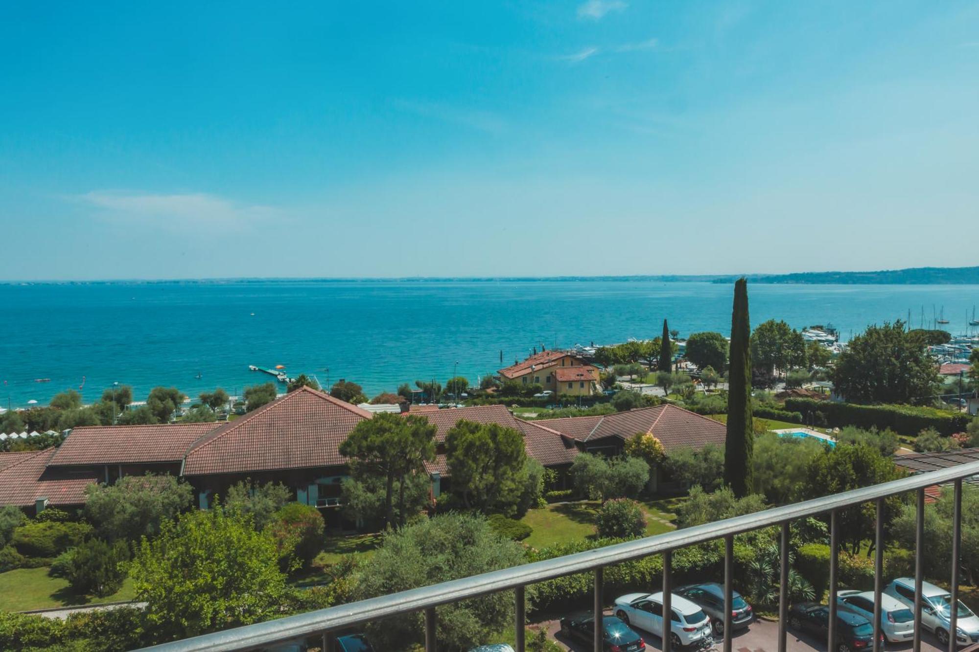 Hotel Riva Del Sole 4*