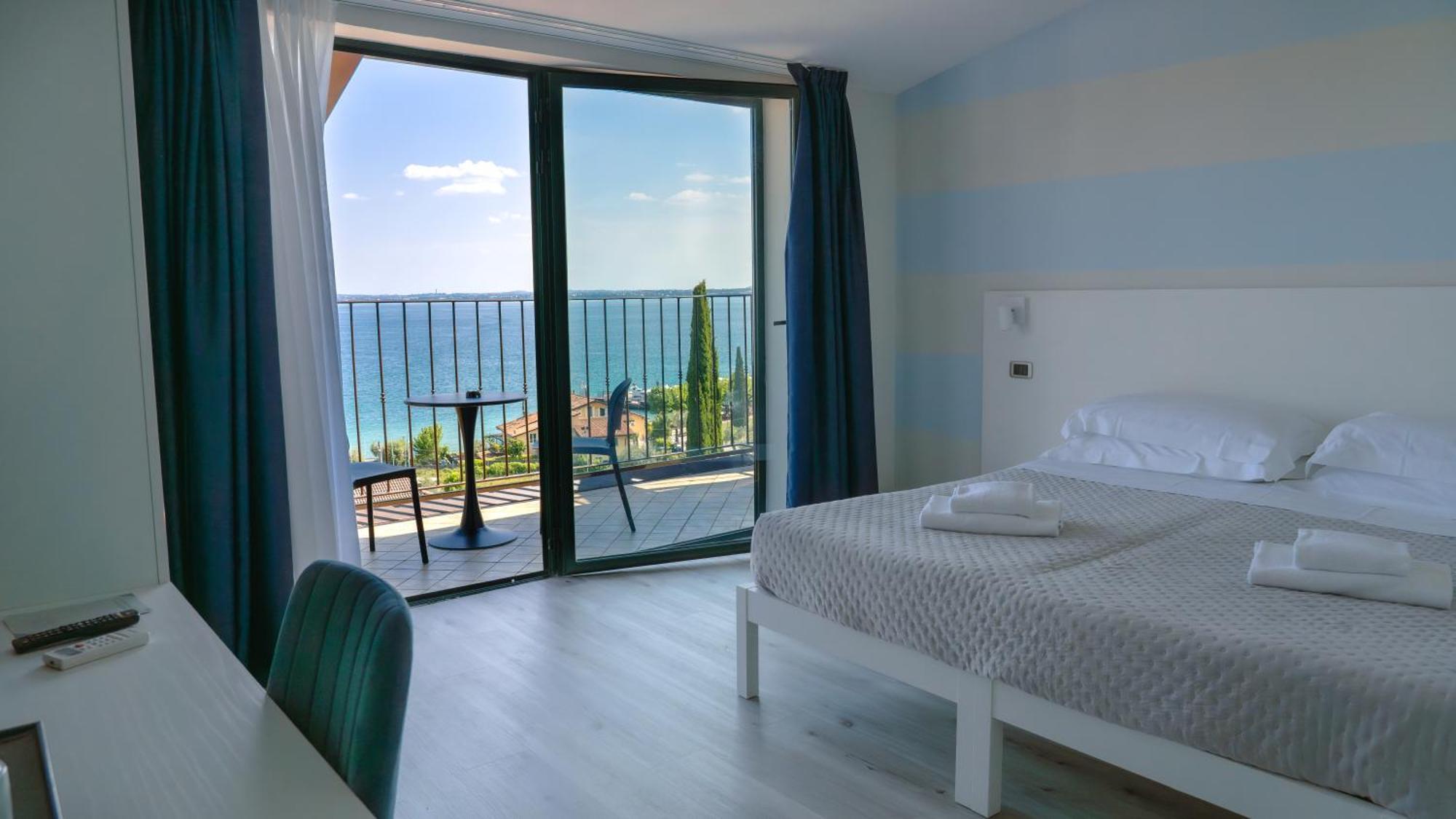 Hotel Riva Del Sole